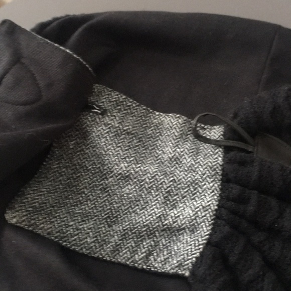 designer scarf/neck warmer. - Picture 5 of 10